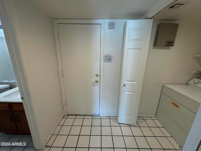 4053 E Woodland Drive, Phoenix, AZ 85048