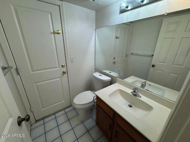 4053 E Woodland Drive, Phoenix, AZ 85048
