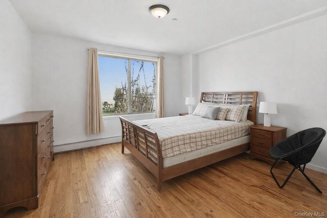 747 E 213th Street, Bronx, NY 10467