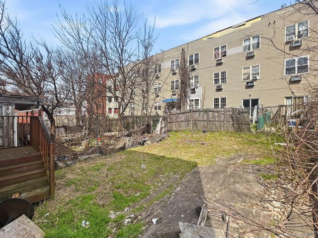 747 E 213th Street, Bronx, NY 10467