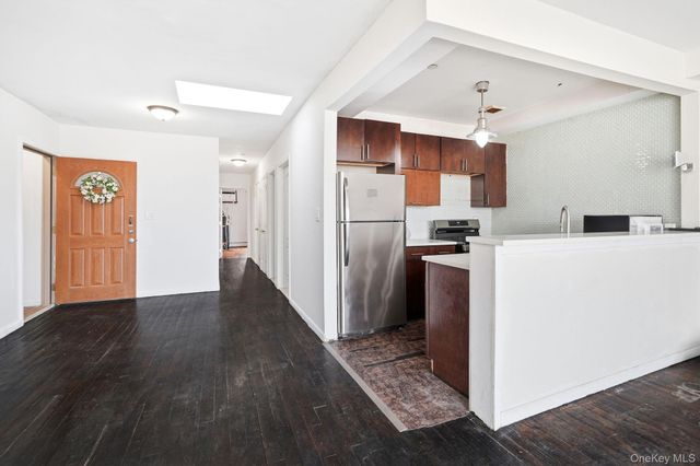 747 E 213th Street, Bronx, NY 10467