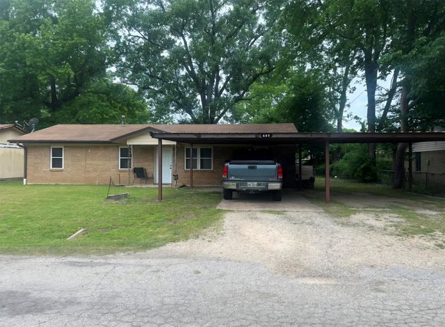 440 S Bois D Arc Street, Blossom, TX 75416