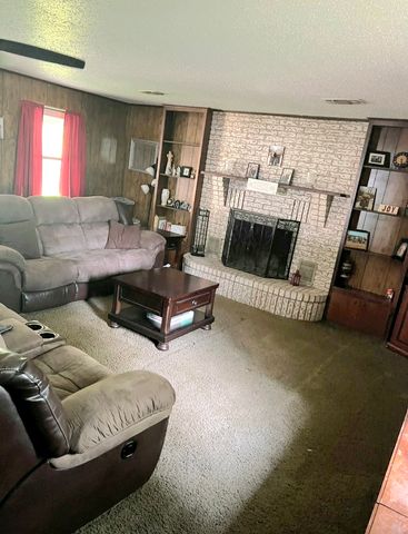 440 S Bois D Arc Street, Blossom, TX 75416