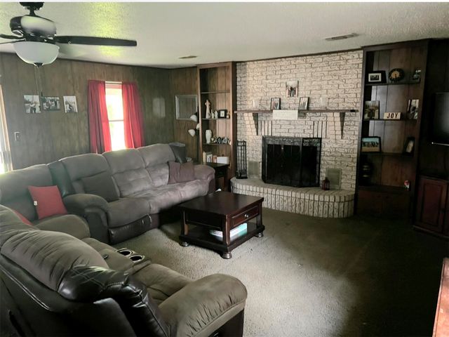 440 S Bois D Arc Street, Blossom, TX 75416