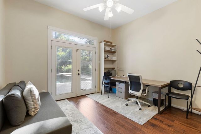 14 Middle Gate Place, The Woodlands, TX 77382