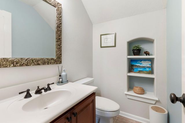 14 Middle Gate Place, The Woodlands, TX 77382