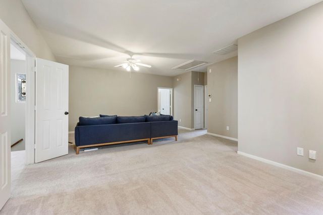 14 Middle Gate Place, The Woodlands, TX 77382