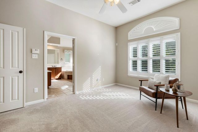 14 Middle Gate Place, The Woodlands, TX 77382