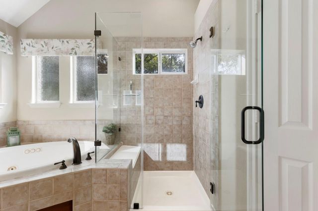 14 Middle Gate Place, The Woodlands, TX 77382