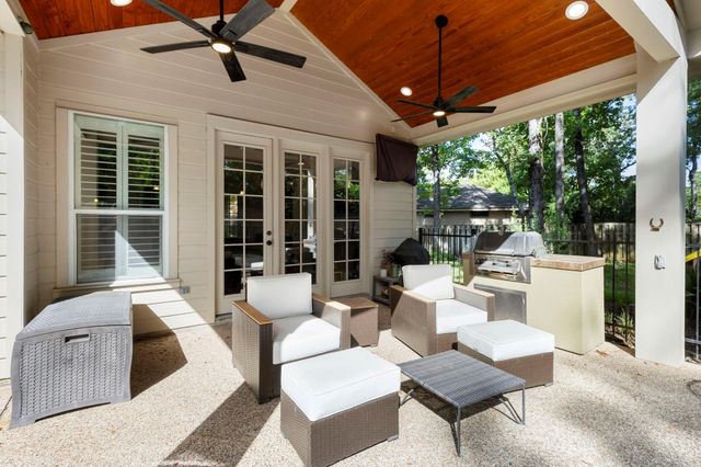 14 Middle Gate Place, The Woodlands, TX 77382
