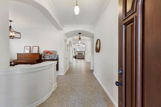 14 Middle Gate Place, The Woodlands, TX 77382