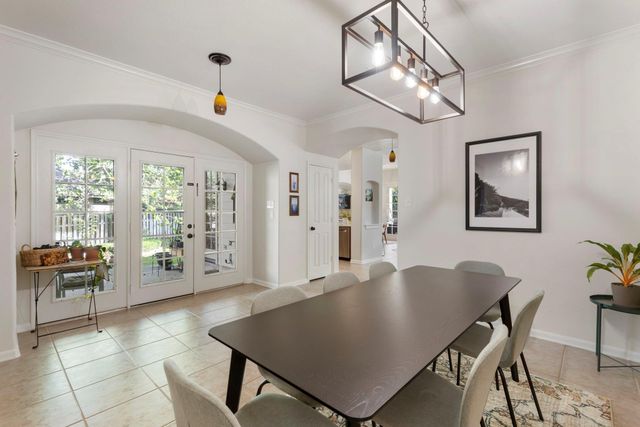 14 Middle Gate Place, The Woodlands, TX 77382