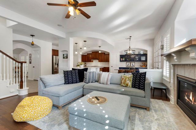 14 Middle Gate Place, The Woodlands, TX 77382