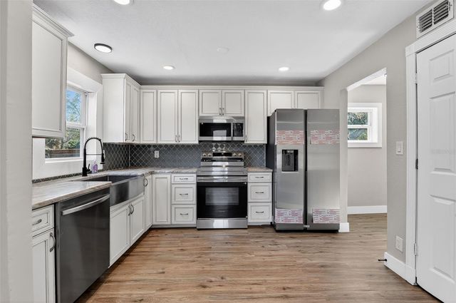 2901 S PALMETTO AVENUE, Sanford, FL 32773