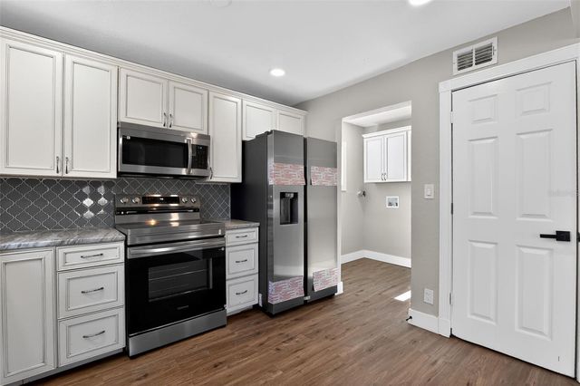 2901 S PALMETTO AVENUE, Sanford, FL 32773