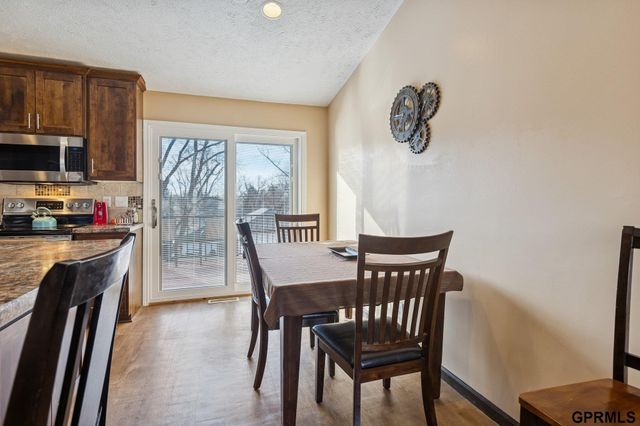 9515 Ames Avenue, Omaha, NE 68134