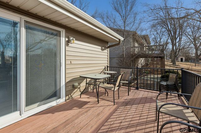 9515 Ames Avenue, Omaha, NE 68134