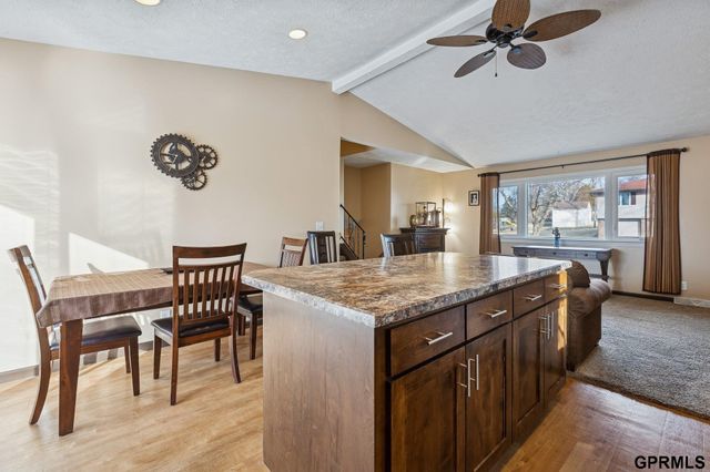9515 Ames Avenue, Omaha, NE 68134