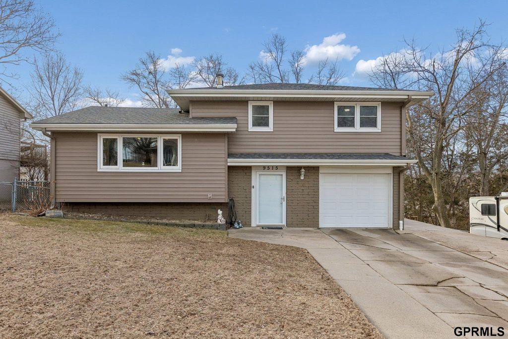 9515 Ames Avenue, Omaha, NE 68134