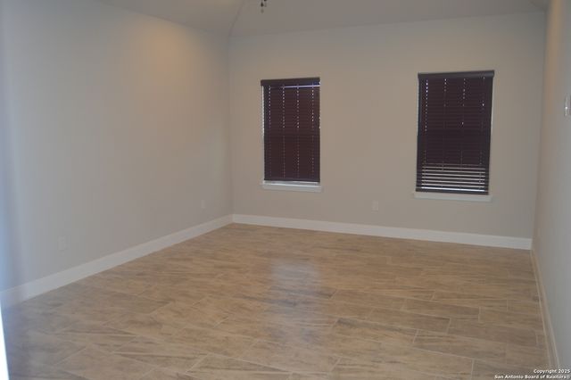 153 medium meadow, Lytle, TX 78052