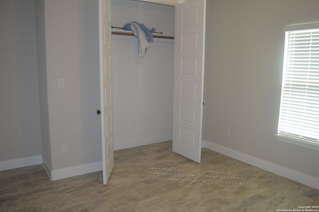 153 medium meadow, Lytle, TX 78052