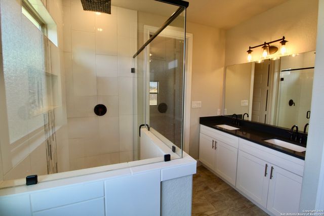 153 medium meadow, Lytle, TX 78052