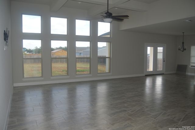 153 medium meadow, Lytle, TX 78052