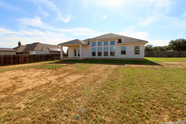 153 medium meadow, Lytle, TX 78052