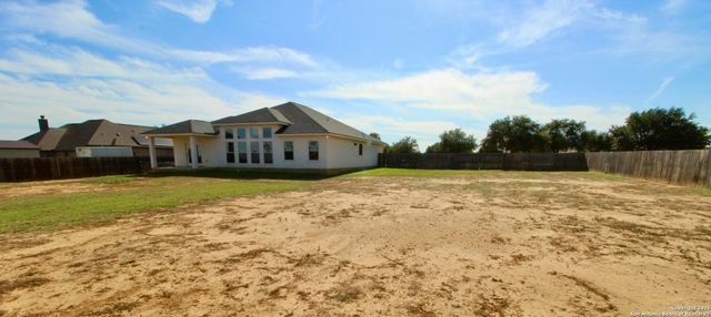 153 medium meadow, Lytle, TX 78052