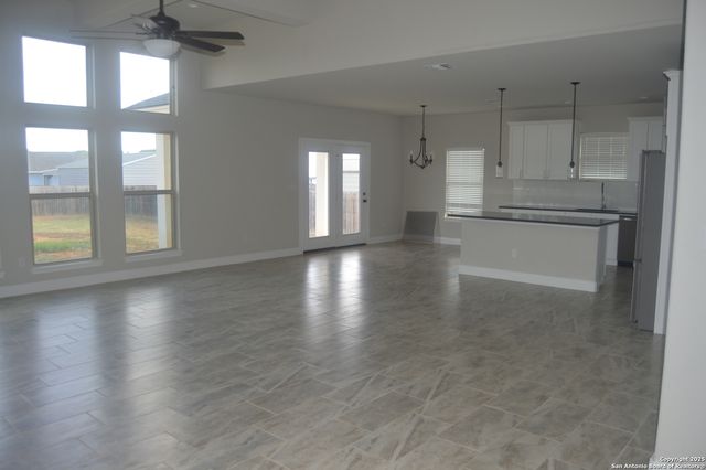 153 medium meadow, Lytle, TX 78052