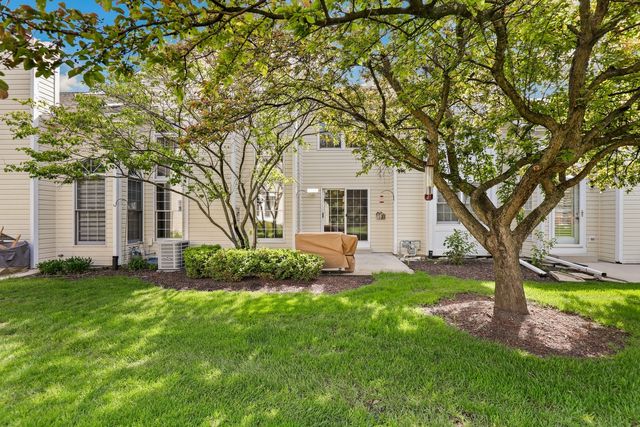 559 Bradbury Lane, Geneva, IL 60134