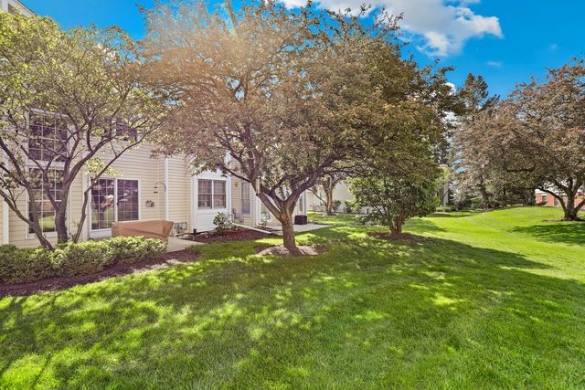 559 Bradbury Lane, Geneva, IL 60134