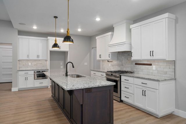 4898 S Sycamore Avenue, Springfield, MO 65810