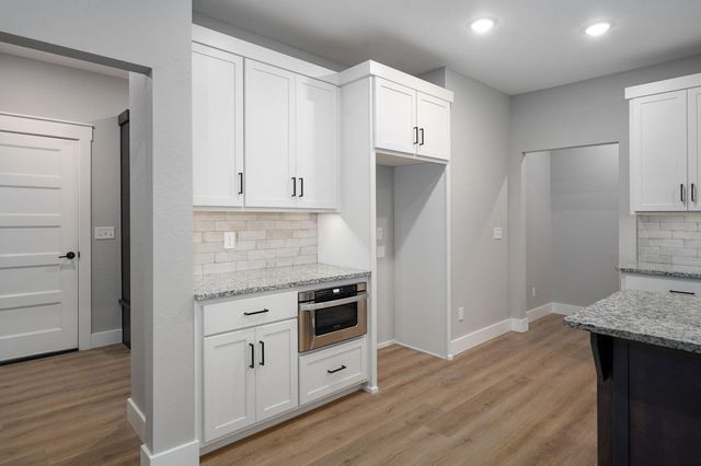 4898 S Sycamore Avenue, Springfield, MO 65810