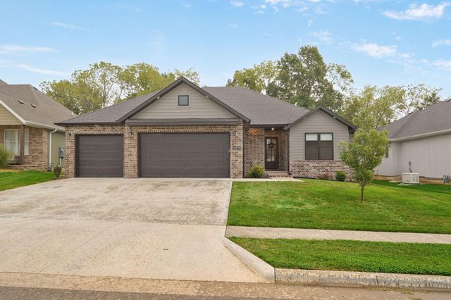 4898 S Sycamore Avenue, Springfield, MO 65810