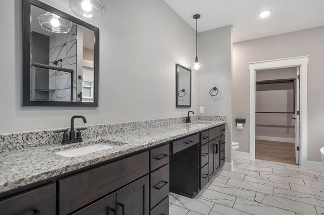 4898 S Sycamore Avenue, Springfield, MO 65810
