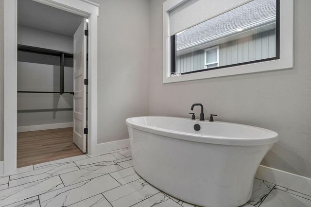 4898 S Sycamore Avenue, Springfield, MO 65810