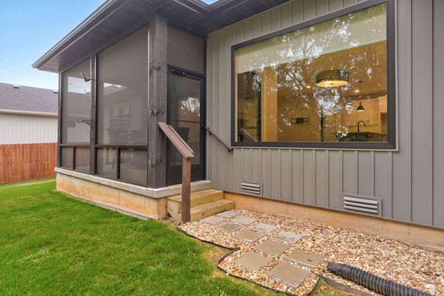 4898 S Sycamore Avenue, Springfield, MO 65810