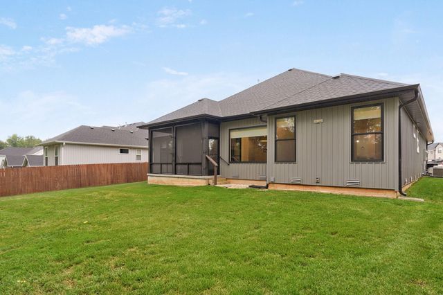 4898 S Sycamore Avenue, Springfield, MO 65810