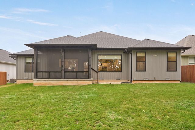 4898 S Sycamore Avenue, Springfield, MO 65810