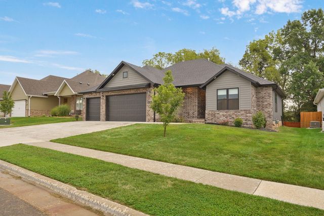 4898 S Sycamore Avenue, Springfield, MO 65810