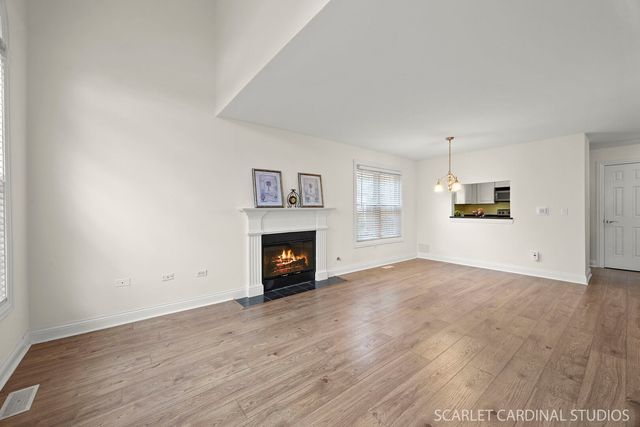 35 Foxcroft Road 123, Naperville, IL 60565