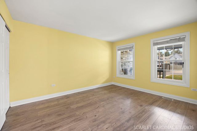 35 Foxcroft Road 123, Naperville, IL 60565