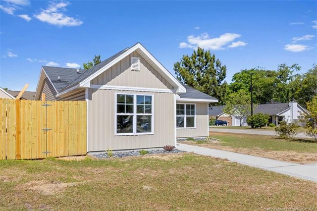 2200 Horsechesnut Place, Fayetteville, NC 28304