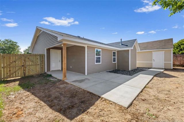 2200 Horsechesnut Place, Fayetteville, NC 28304