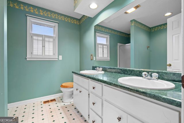 10 Laurel Cove SW, Euharlee, GA 30120