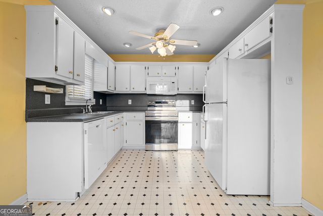 10 Laurel Cove SW, Euharlee, GA 30120