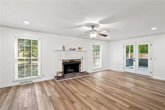 108 E Creekview Drive Drive SW, Rome, GA 30165