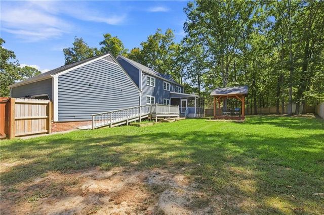 108 E Creekview Drive Drive SW, Rome, GA 30165