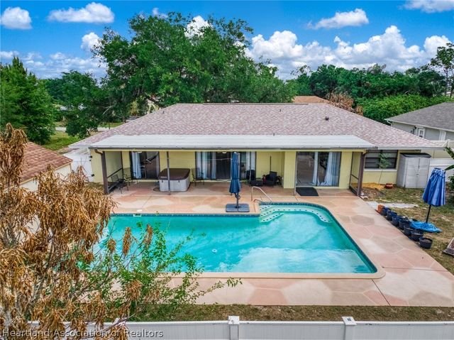 621 Dozier Avenue, Sebring, FL 33875